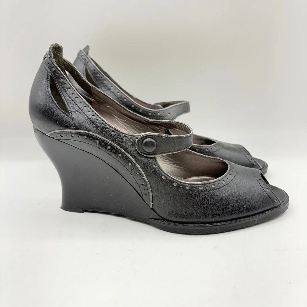 Franco Sarto Black Leather Peep Toe Wedge Mary Jane‎ Heels Brogue Detail Size 9M